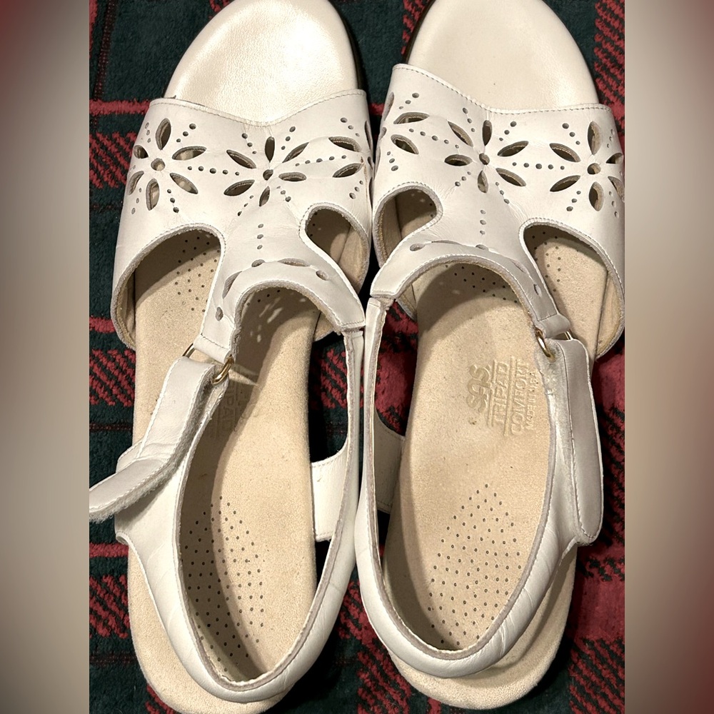 SAS Cream Sandals with Floral Cutouts